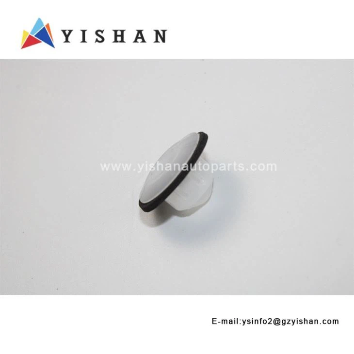 2 ISUZU 700P 4HK1TCS   Front Panel Grommet